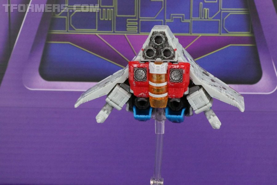Review Siege War For Cybertron Trilogy Starscream Voyager  (41 of 52)